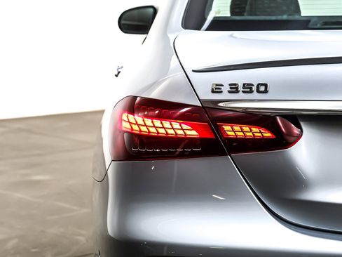 Used 2022 Mercedes-Benz E 350 Sedan image 15