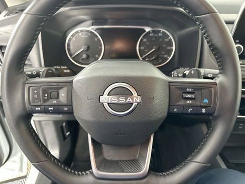 Used 2025 Nissan Rogue SV image 19