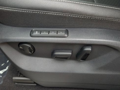 Used 2023 Volkswagen Atlas SEL image 11