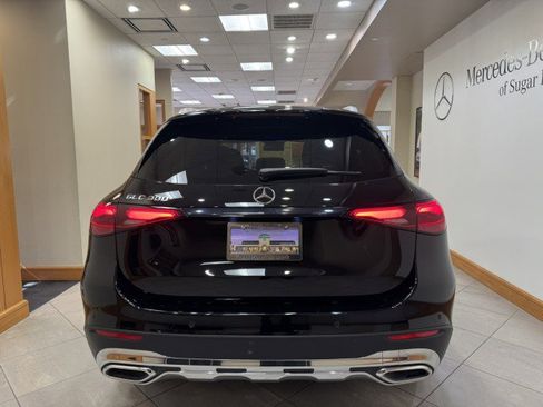 Certified 2025 Mercedes-Benz GLC 300 image 4