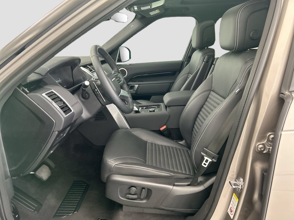 Certified 2025 Land Rover Discovery S AWD/4WD image 18