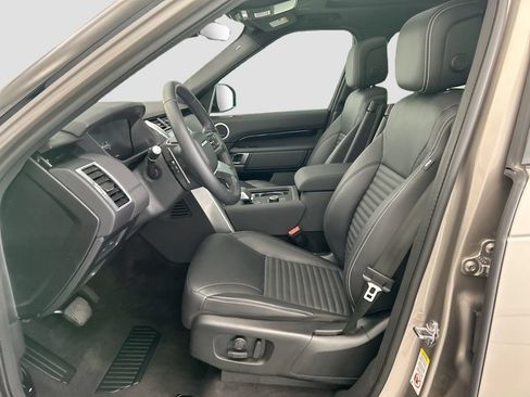 Certified 2025 Land Rover Discovery S AWD/4WD image 18