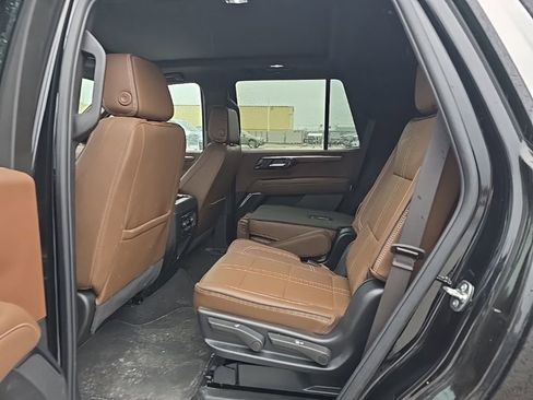 Used 2025 Chevrolet Tahoe High Country w/ Sun And Tow Package AWD/4WD image 10