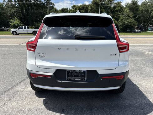 Certified 2024 Volvo XC40 B5 Plus AWD/4WD image 4