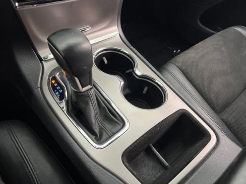 Used 2019 Jeep Grand Cherokee Altitude RWD image 26