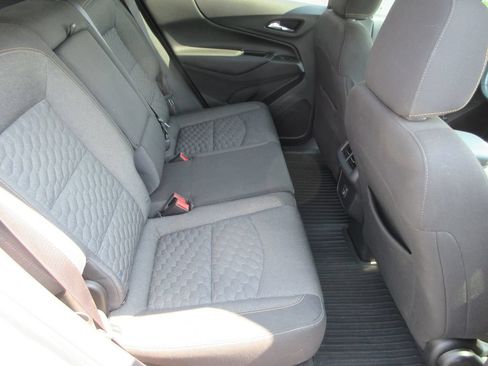 Used 2019 Chevrolet Equinox LT w/ Driver Convenience Package FWD image 17