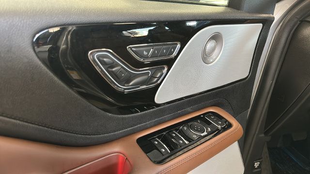 Used 2023 Lincoln Aviator Grand Touring w/ Equipment Group 301A AWD/4WD image 21