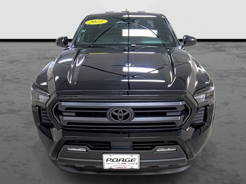 Used 2025 Toyota Tacoma SR5 AWD/4WD image 6