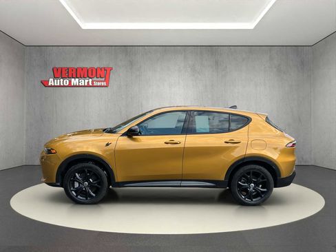 Used 2024 Dodge Hornet R/T w/ R/T Blacktop Package image 4