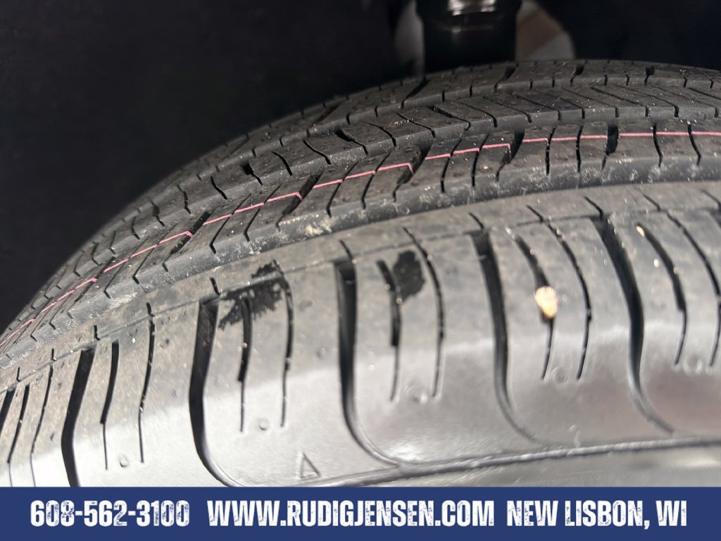 Used 2025 Chrysler Pacifica Select FWD image 26