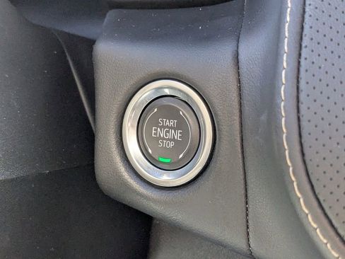 Used 2024 GMC Yukon XL SLT RWD image 25
