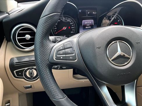Used 2019 Mercedes-Benz GLC 300 image 21