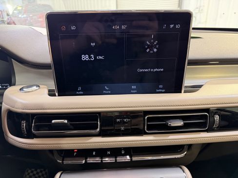 Used 2021 Lincoln Aviator 2WD image 17