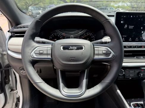 Used 2025 Jeep Compass Limited AWD/4WD image 10