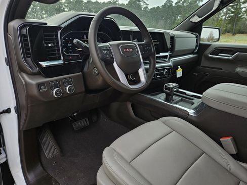 New 2026 GMC Sierra 1500 SLT image 12