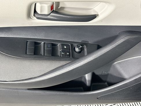 Used 2022 Toyota Corolla LE FWD image 14