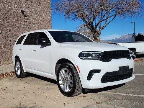 Used 2023 Dodge Durango GT image 3