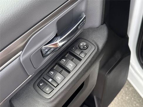 Used 2023 RAM 1500 Classic SLT w/ Electronics Group AWD/4WD image 20