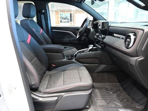 Used 2023 Chevrolet Colorado Z71 w/ Z71 Convenience Package 2 AWD/4WD image 12