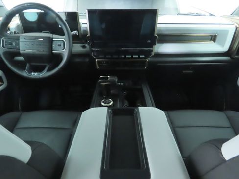Used 2025 GMC Hummer EV 3X w/ Extreme Off-Road Package image 13