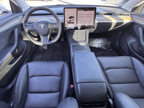 Used 2023 Tesla Model 3 Standard Range image 28