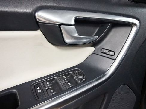 Used 2017 Volvo XC60 T6 Dynamic w/ Advanced Package AWD/4WD image 12