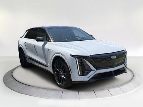New 2026 Cadillac Lyriq V w/ Exterior Carbon Fiber Package AWD/4WD image 6