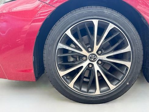 Used 2019 Toyota Camry SE image 18