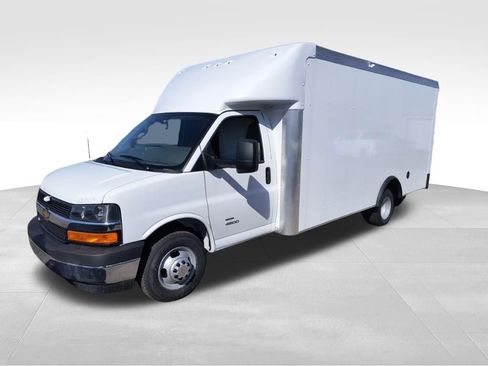 New 2026 Chevrolet Express 4500 w/ Power Convenience Package RWD image 8