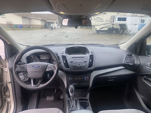 Used 2017 Ford Escape S image 17