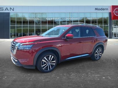 Used 2025 Nissan Pathfinder Platinum w/ Cargo Package