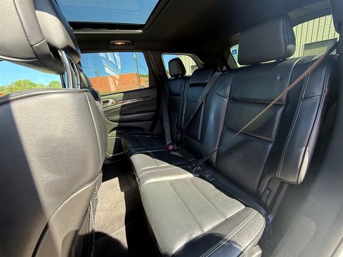 Used 2015 Jeep Grand Cherokee Overland w/ Advanced Technology Group RWD image 31