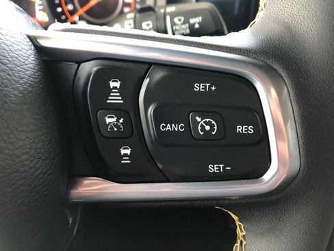 Used 2024 Jeep Wrangler Unlimited Sahara w/ Technology Group AWD/4WD image 39