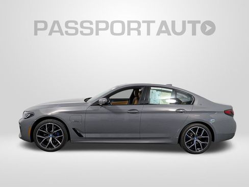 Used 2022 BMW 530e xDrive w/ Premium Package AWD/4WD image 2