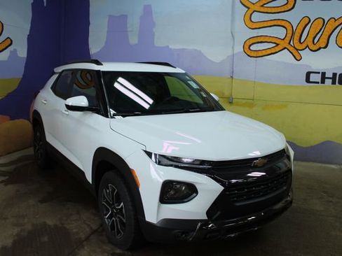 Certified 2023 Chevrolet TrailBlazer ACTIV w/ Convenience Package image 2
