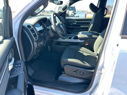 New 2026 RAM 1500 4x4 Crew Cab image 9