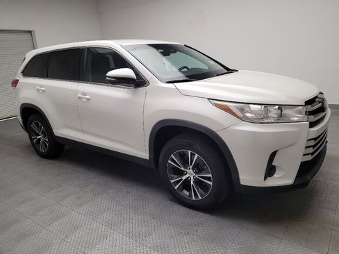 Used 2019 Toyota Highlander LE FWD image 11