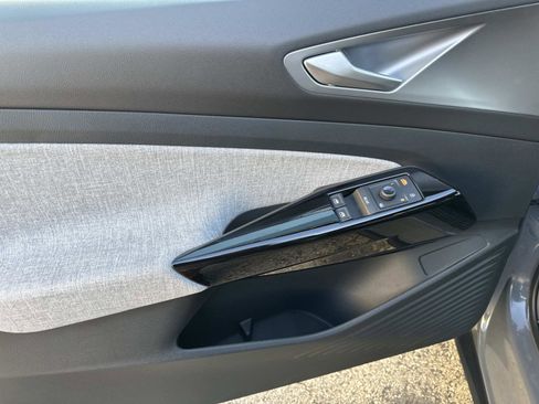 New 2026 Volkswagen ID.4 Pro image 15