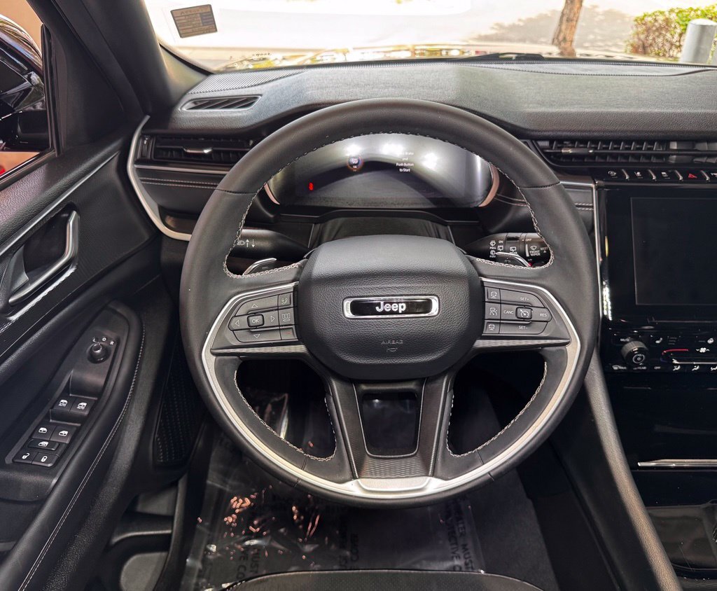 Used 2024 Jeep Grand Cherokee L Altitude AWD/4WD image 19