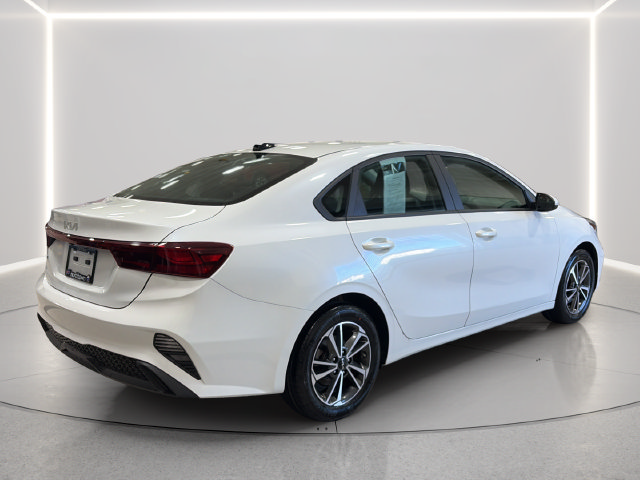 Used 2022 Kia Forte LXS FWD image 5