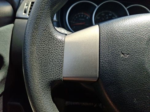 Used 2012 Nissan Versa Hatchback FWD image 21