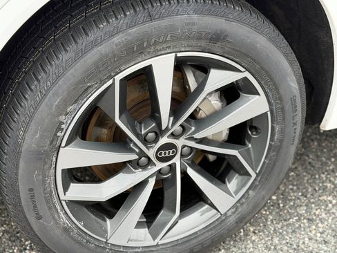 Used 2023 Audi Q5 2.0T Premium w/ Convenience Package image 12