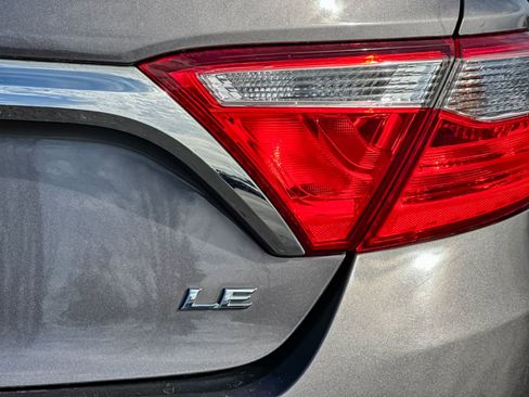 Used 2016 Toyota Camry LE FWD image 31