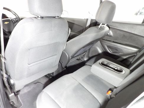 Used 2020 Chevrolet Trax LS w/ LPO, Protection Package FWD image 9