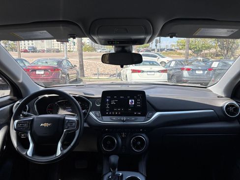 Used 2025 Chevrolet Blazer LT FWD image 34