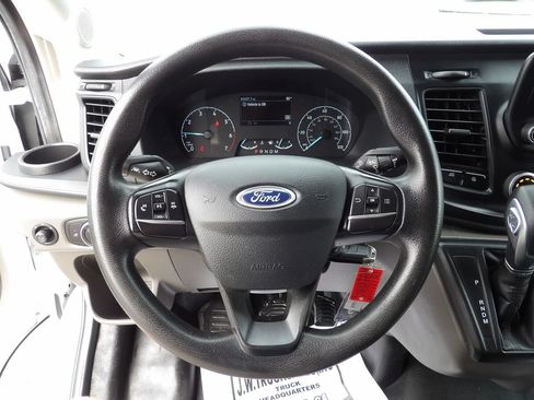 Used 2020 Ford Transit 250 Medium Roof AWD image 19