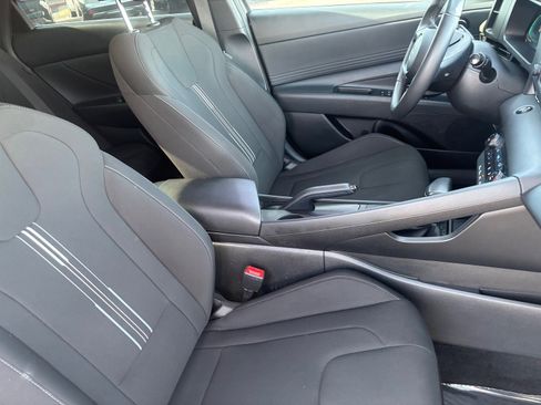 Used 2025 Hyundai Elantra Sport image 15