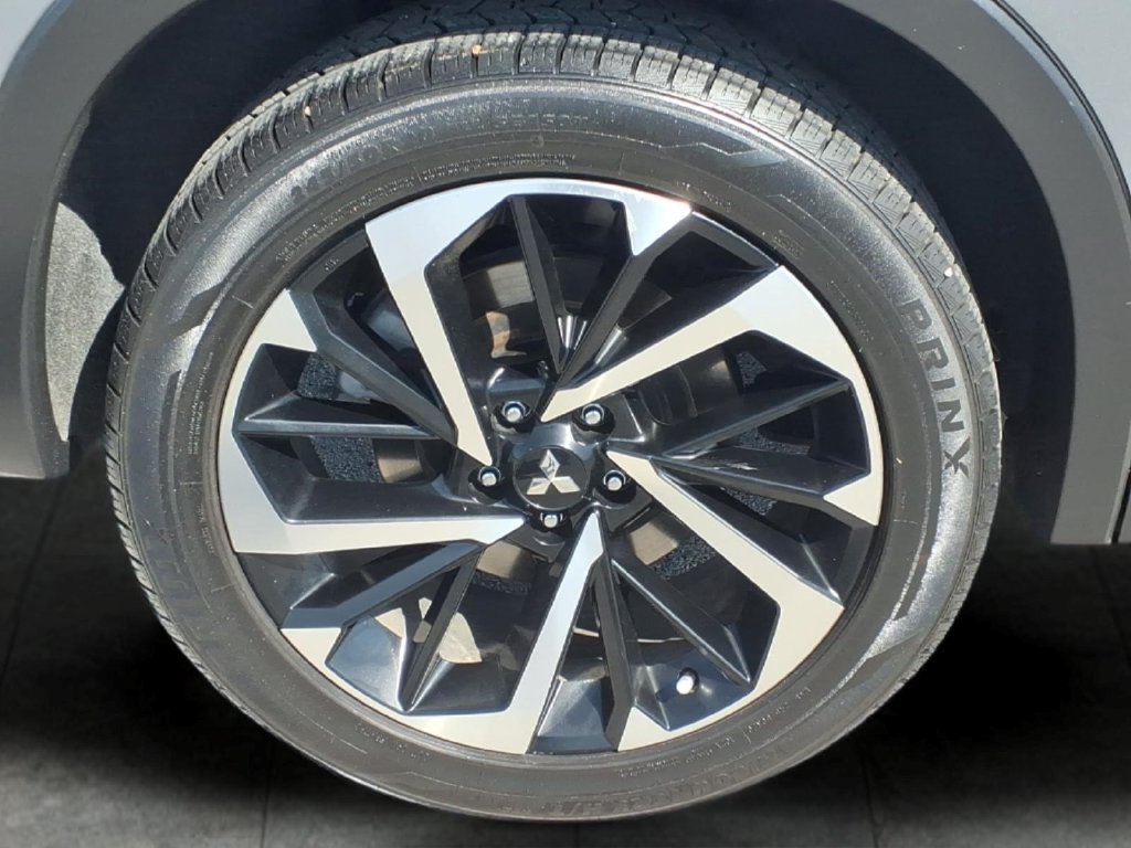 Used 2023 Mitsubishi Outlander SE FWD image 9