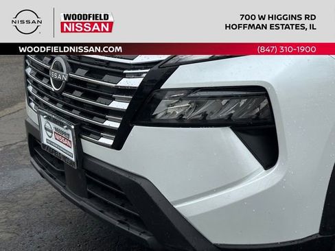 Certified 2025 Nissan Rogue SV image 8