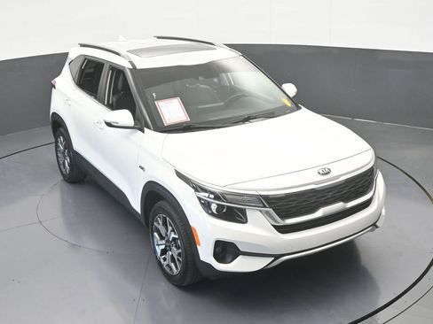 Used 2021 Kia Seltos EX image 53